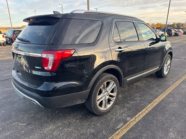 Used 2016 Black Ford Limited image 3