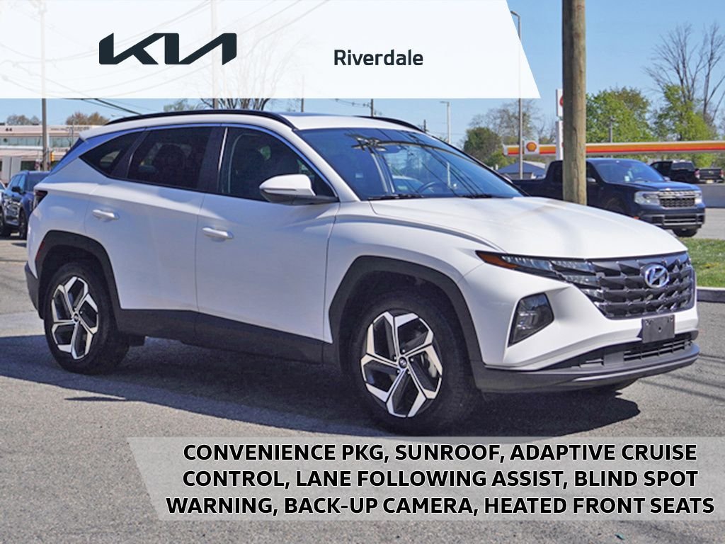 Used 2023 White Hyundai SEL image 1