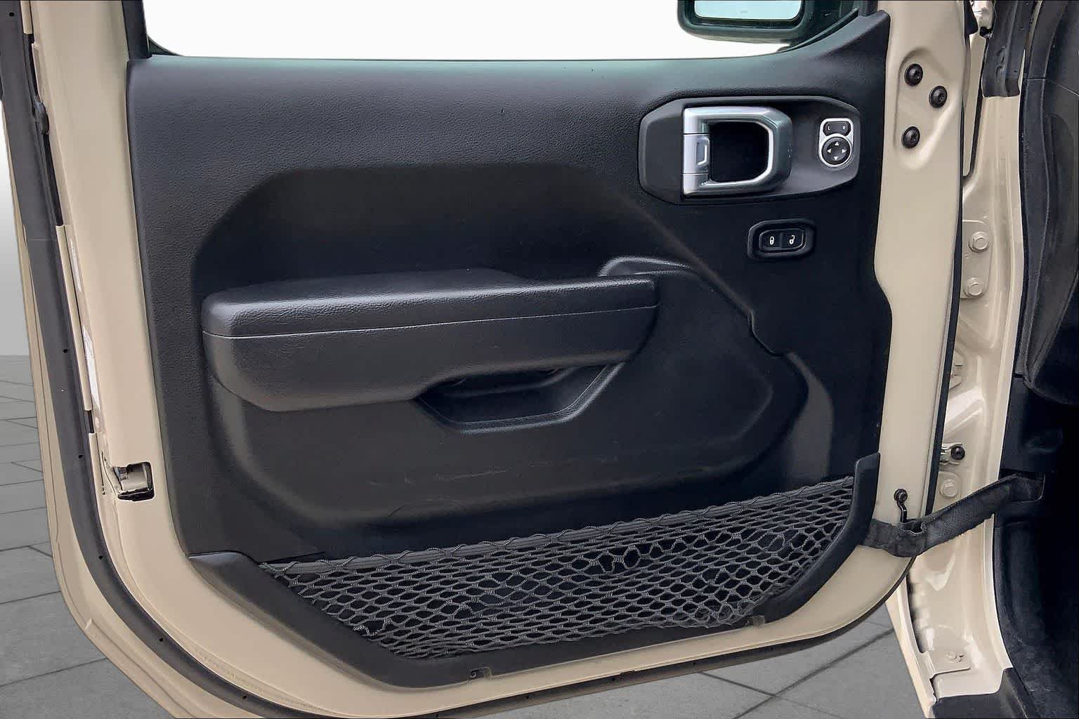 Used 2022 Hydro Blue Pearlcoat Jeep Altitude image 21