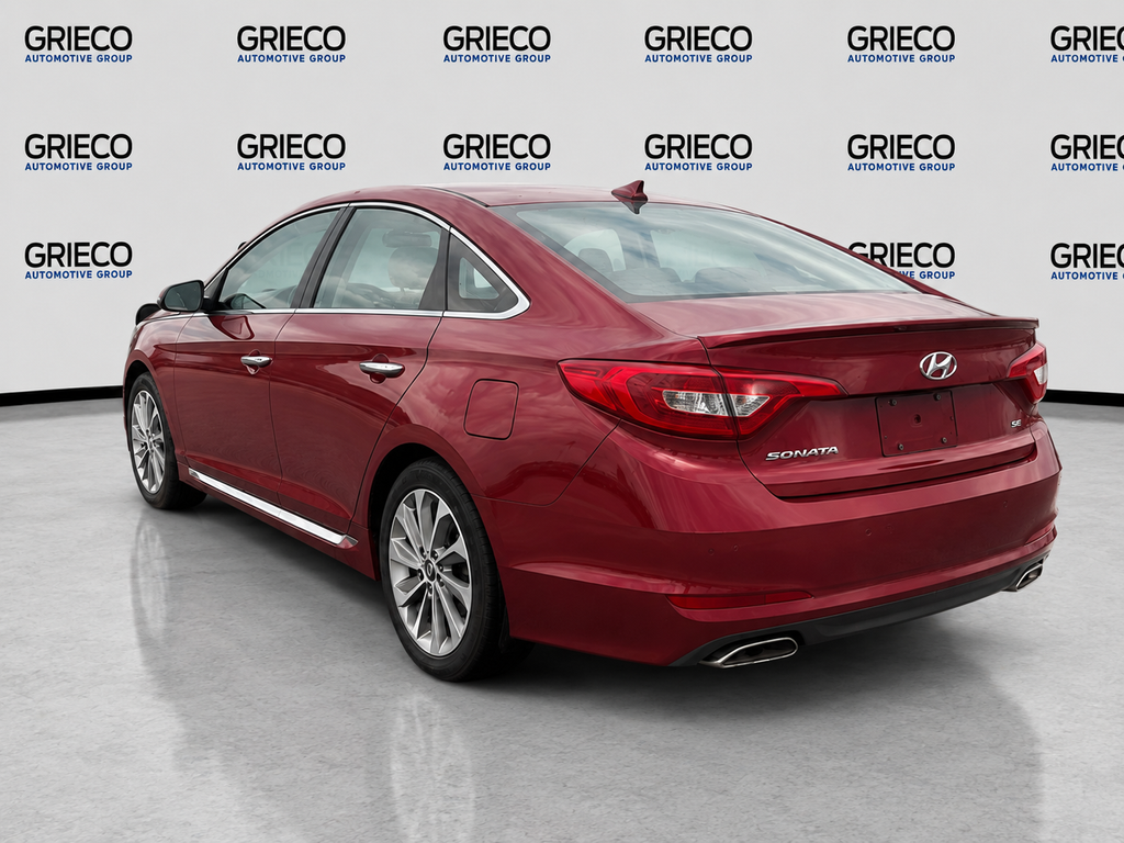 Used 2016 Red Hyundai Sport image 2