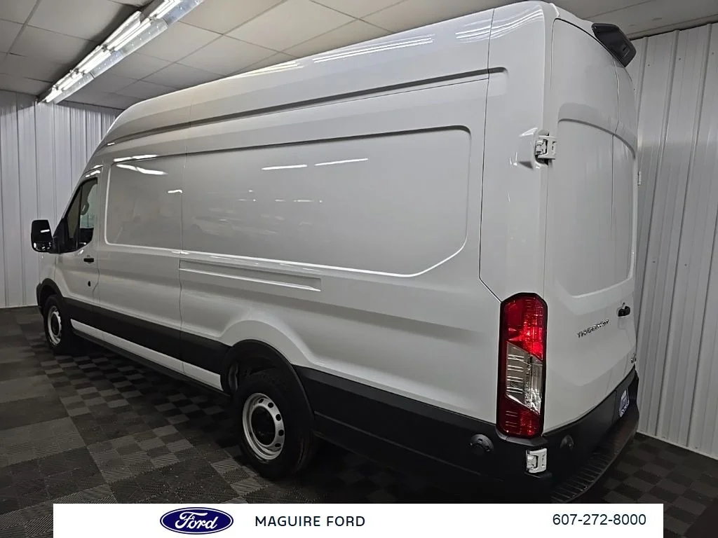 Used 2025 White Ford Base image 9