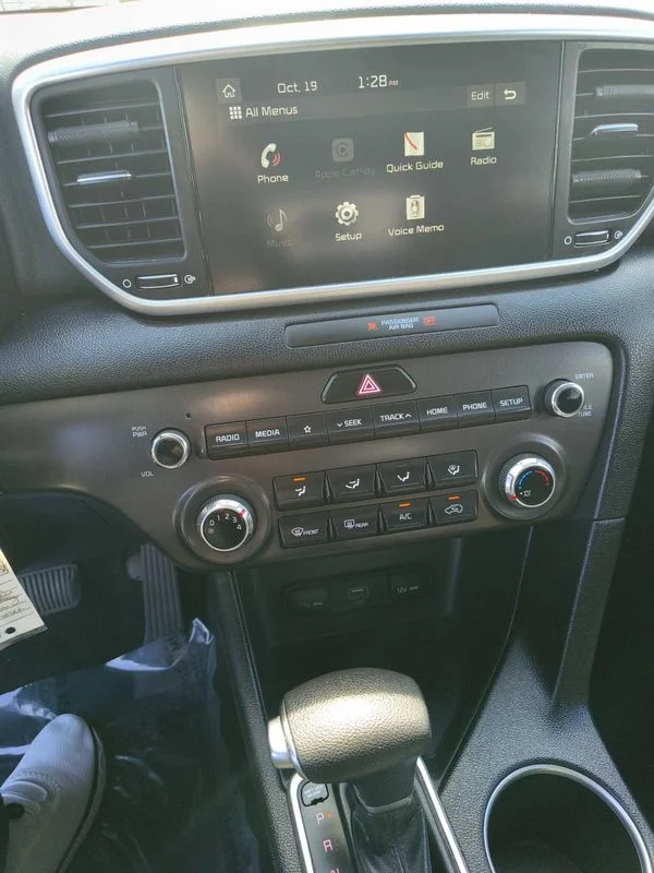 Used 2022  Kia LX image 10