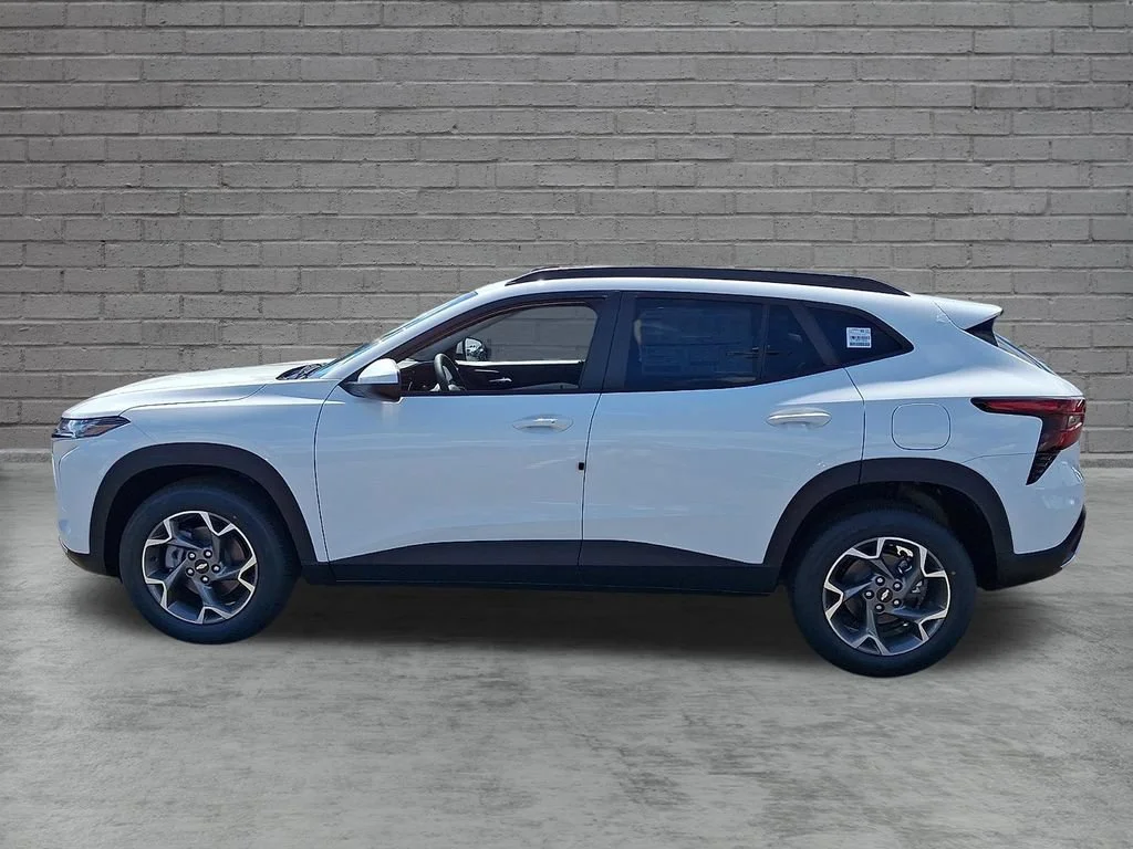 New 2026 Summit White Chevrolet LT image 5