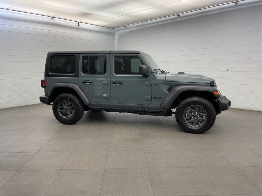 New 2026 Anvil Clear-Coat Exterior Paint Jeep Sport S image 2