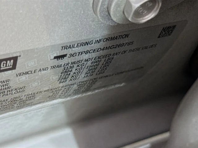Used 2021 Silver GMC Elevation image 32