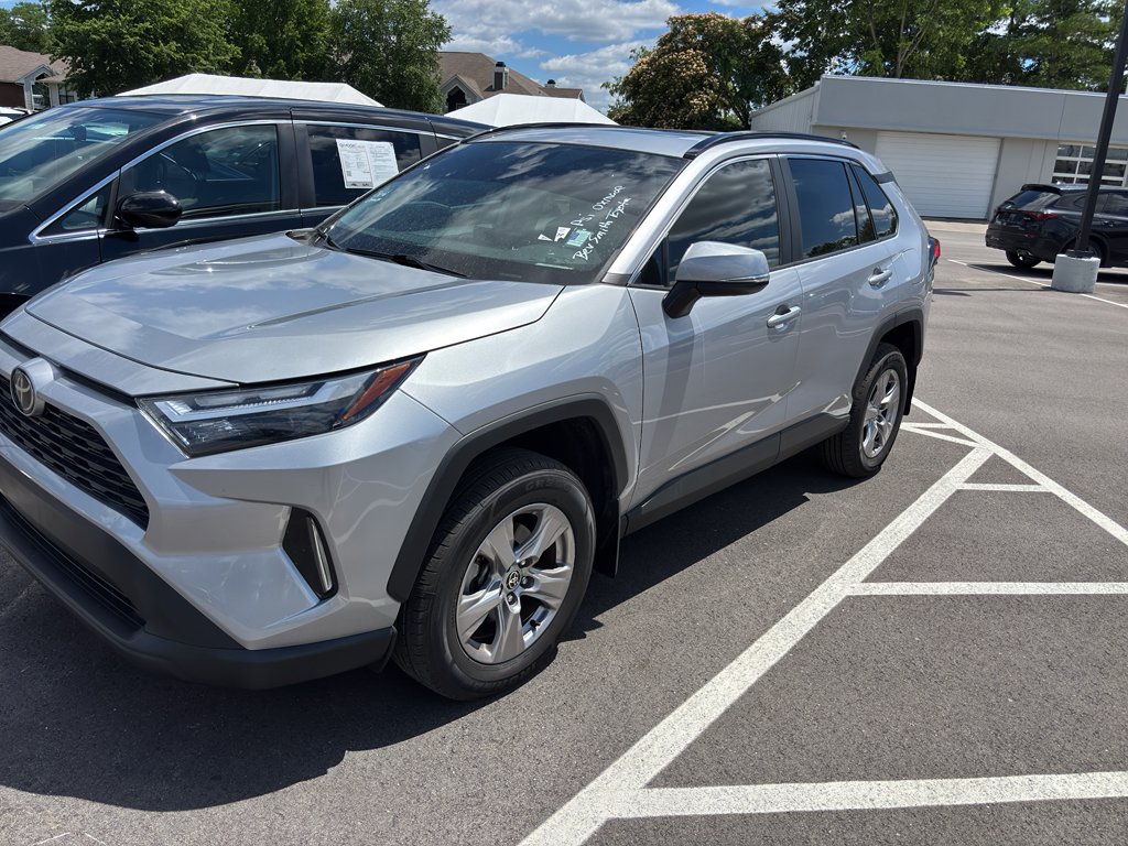 Used 2022 Silver Sky Metallic Toyota XLE image 2