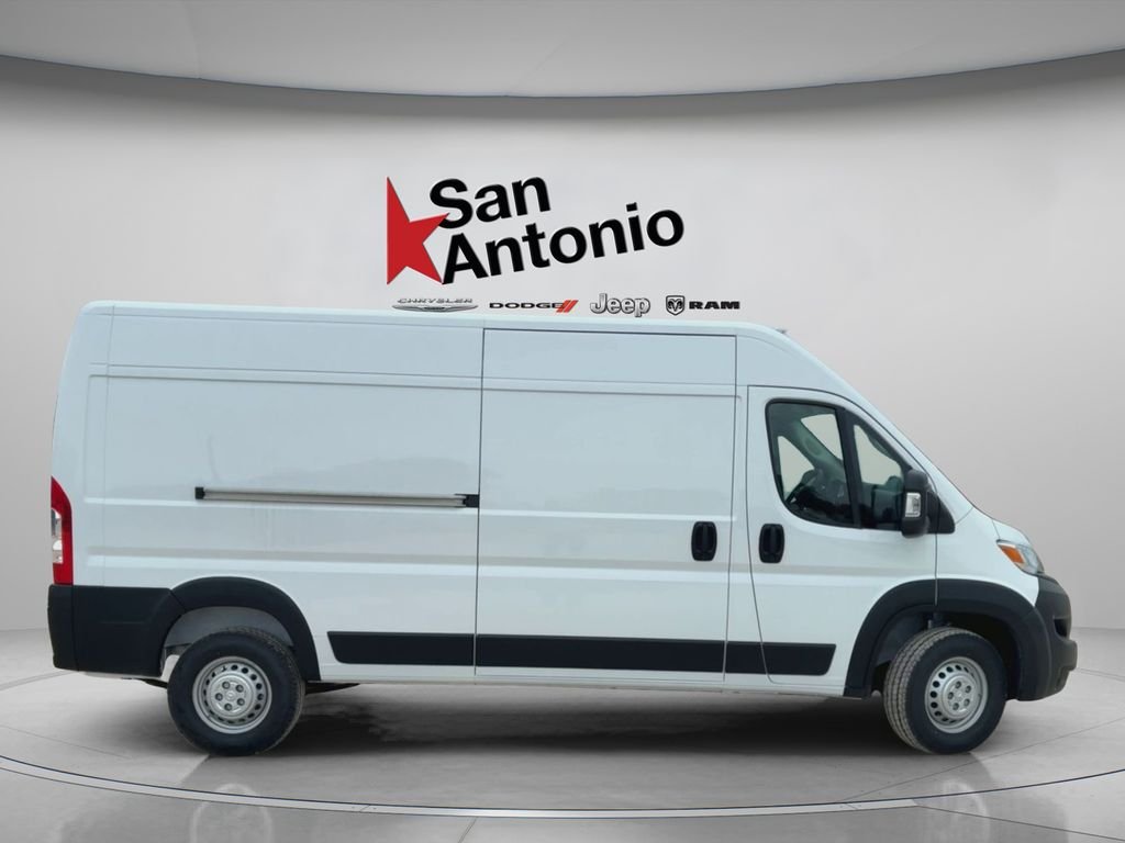 New 2026 Bright White Clear-Coat Exterior Paint RAM High Roof image 17