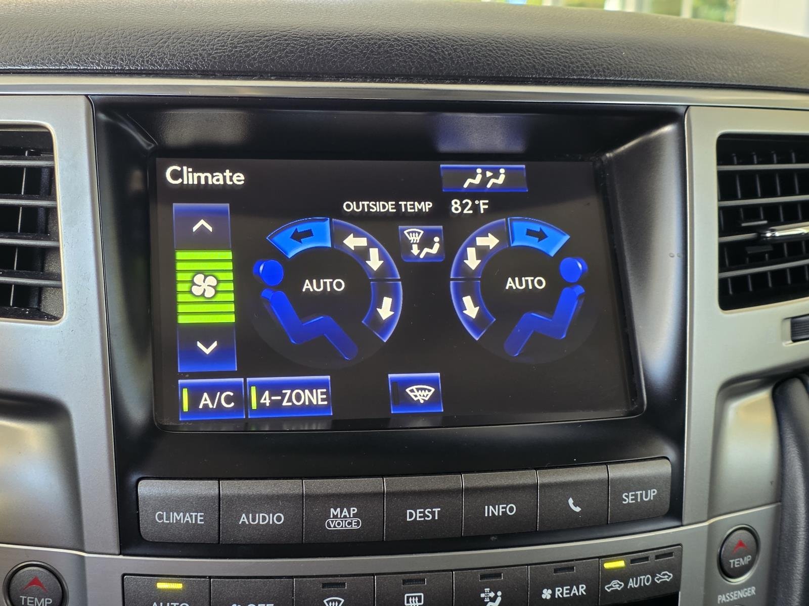 Used 2015 Silver Lexus 570 image 20