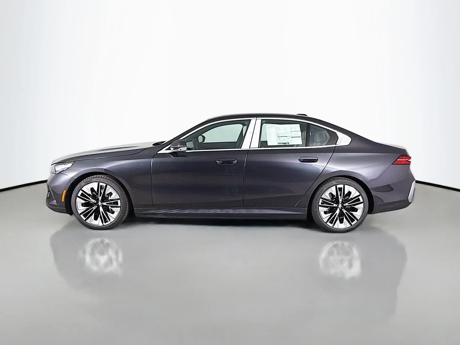 Used 2026 Dark Graphite Metallic BMW xDrive40 image 4