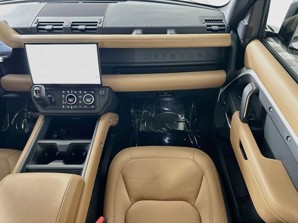 New 2026 Fuji White Land Rover X-Dynamic SE image 27