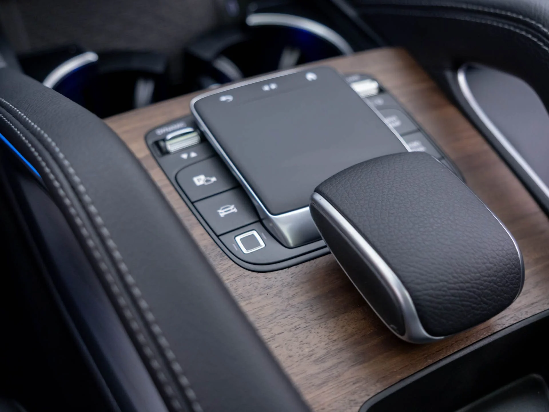 New 2026 Black Mercedes-Benz GLE 450 image 30