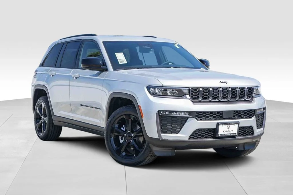 New 2026 Silver Jeep Limited image 2