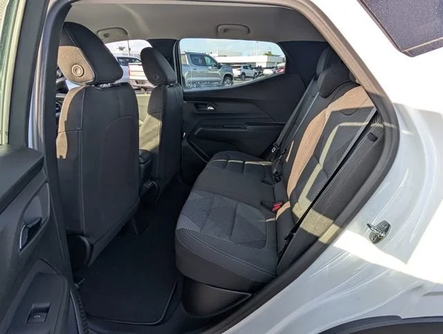 New 2027 Summit White Chevrolet LT image 6