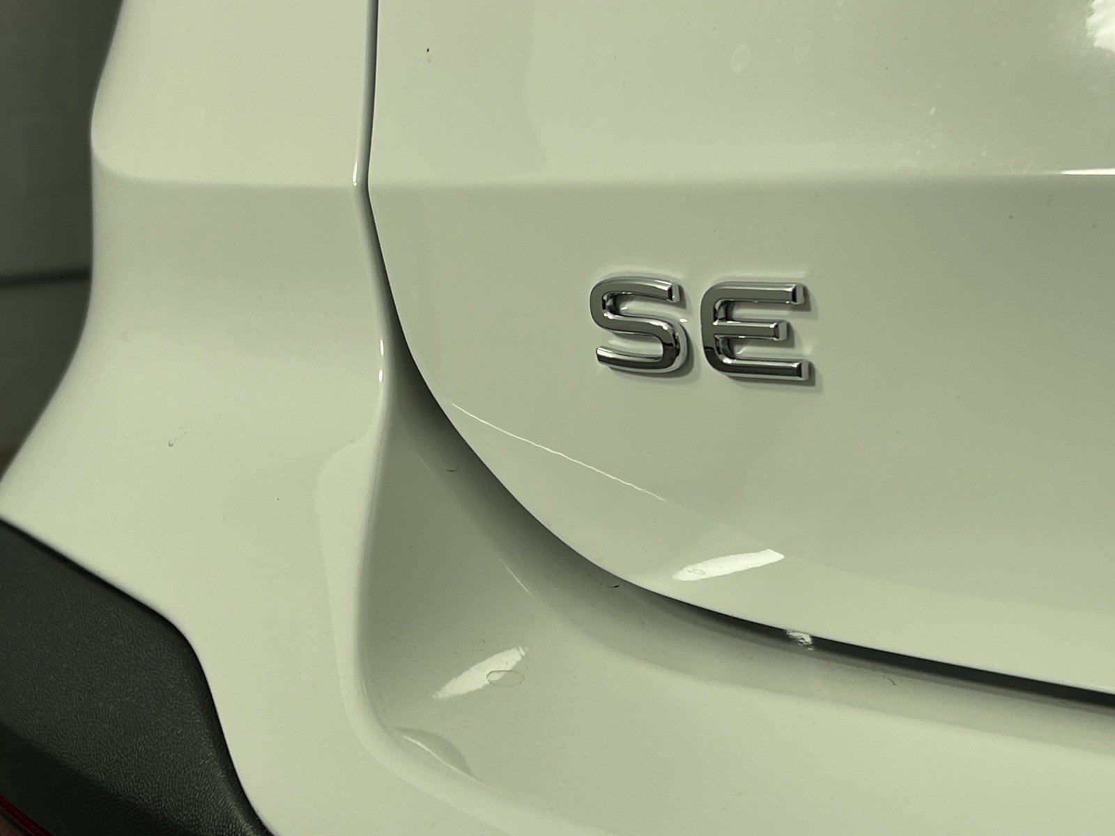2025 Volkswagen Taos SE Black - Photo 13
