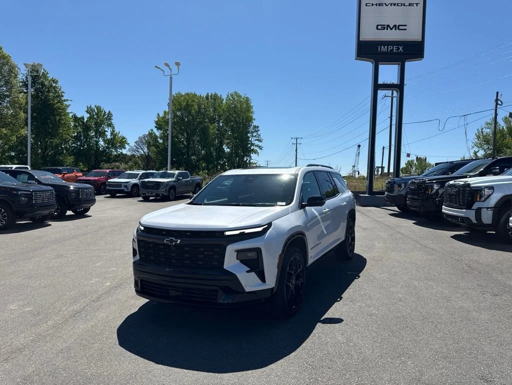 White (Iridescent Pearl Tricoat) 2025 Chevrolet Traverse RS AWD SUV / Crossover Four-Wheel Drive