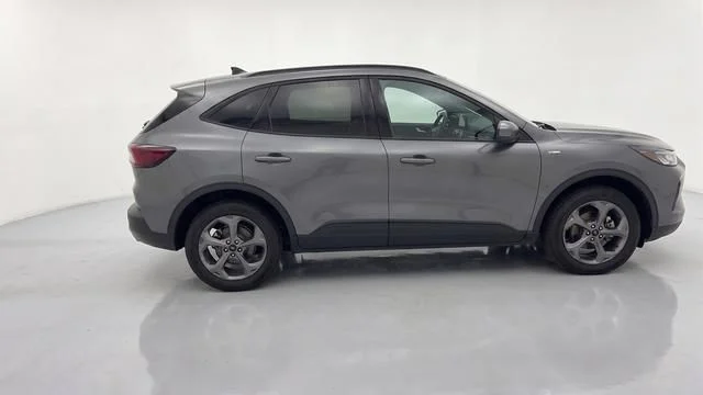 Used 2025 Gray Ford ST-Line Select image 7