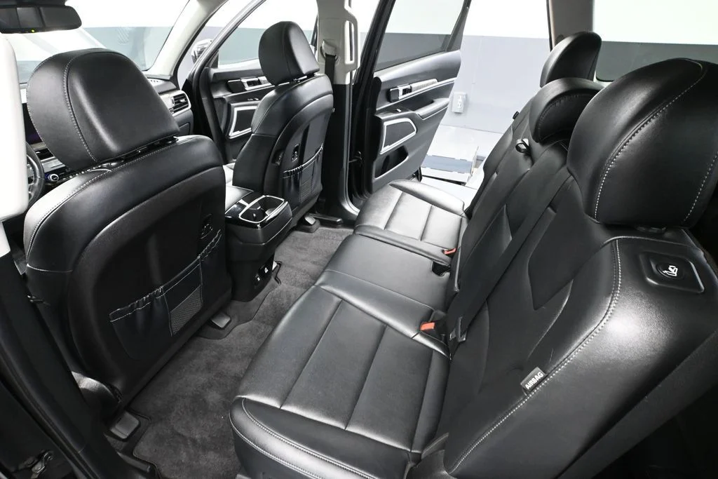 Used 2023 Black Kia EX X-Line image 37