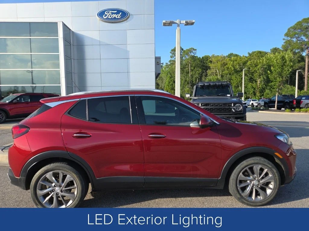 Used 2023 Red Buick Essence image 7