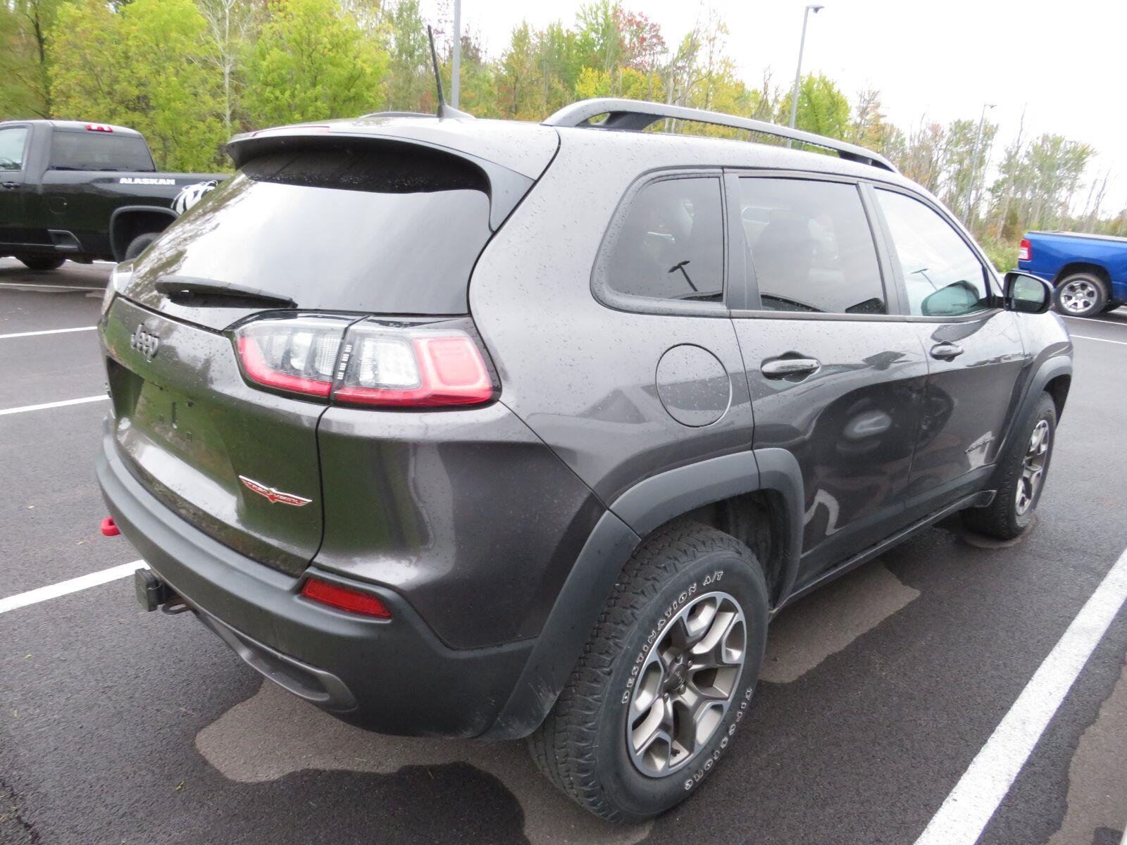 Used 2022 Granite Crystal Metallic Clearcoat Jeep Trailhawk image 14