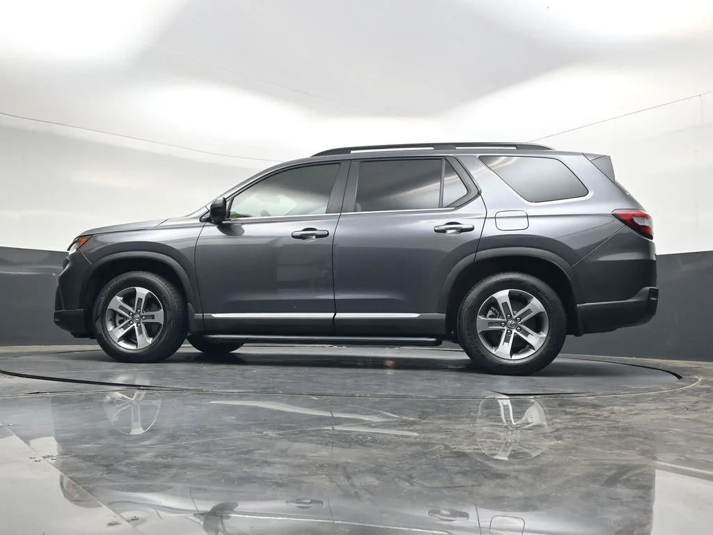 Used 2025 Modern Steel Metallic Honda EX-L image 43