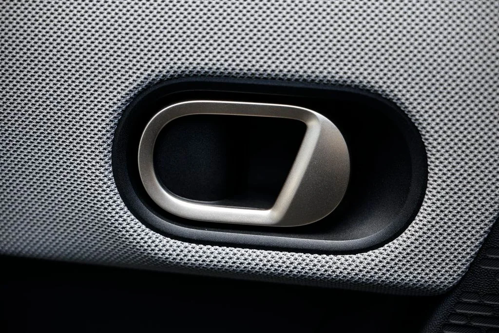 New 2026 Silver MINI Iconic image 15