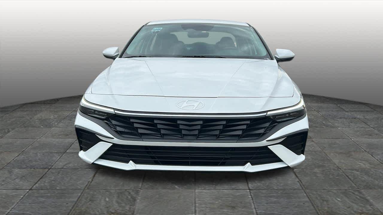 New 2026 Serenity White Hyundai SE image 2