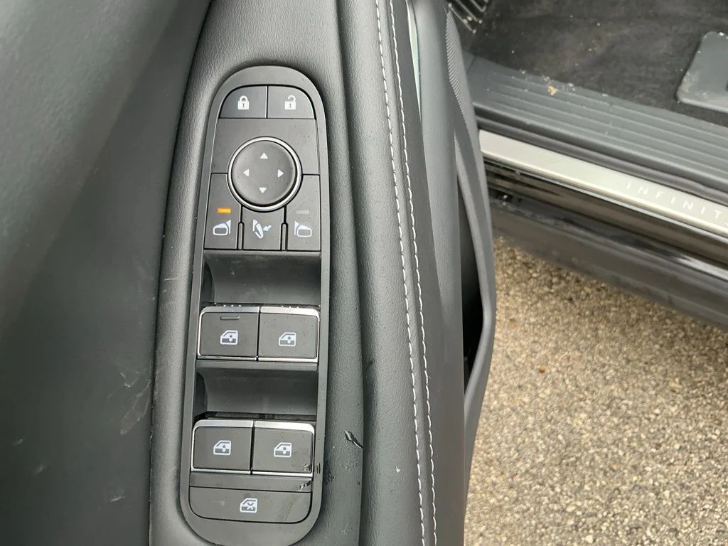 New 2026 MINERAL BLACK INFINITI Luxe FWD image 24