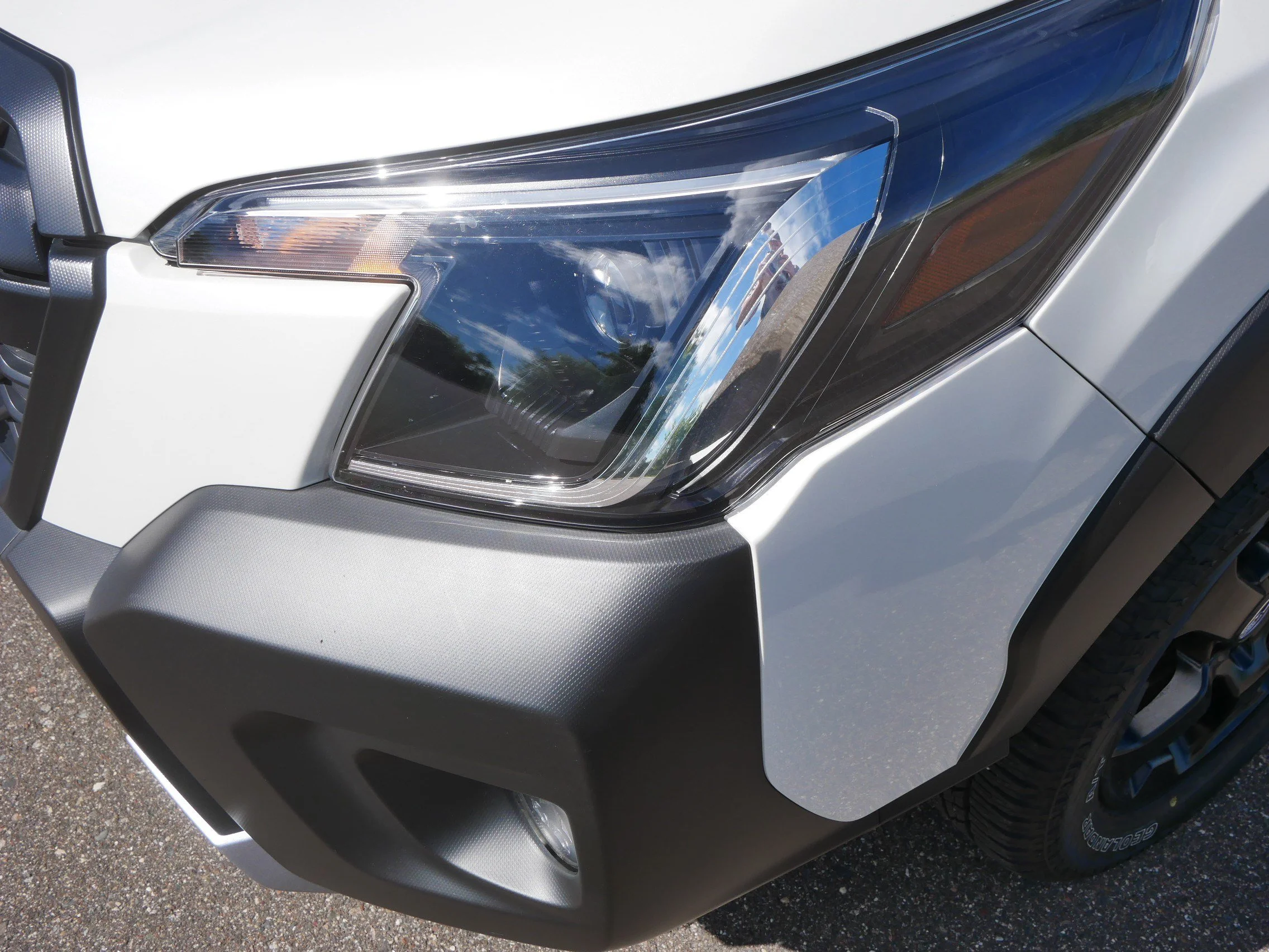 Used 2024 Crystal White Pearl Subaru Wilderness image 15