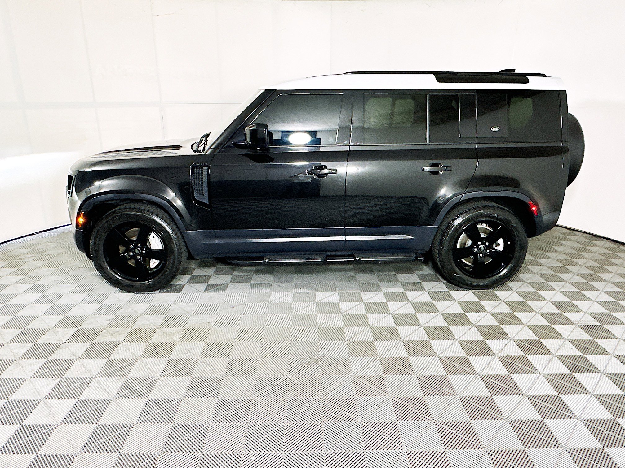 2021 Land Rover thumbnail 8