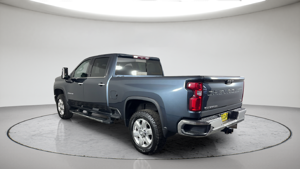 Used 2020 Shadow Gray Metallic Chevrolet LTZ image 11