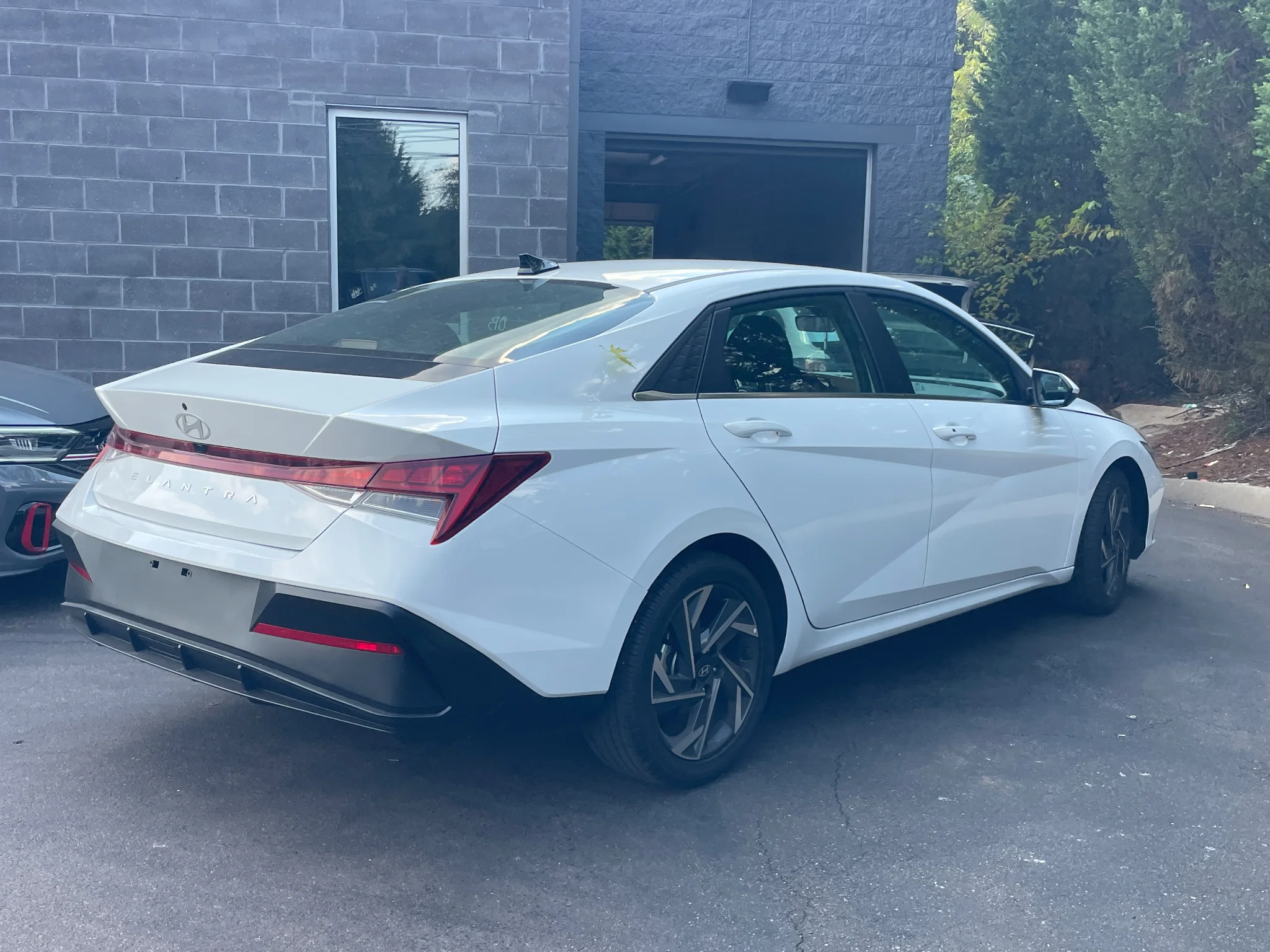 Used 2025 Serenity White Hyundai SEL Convenience image 6