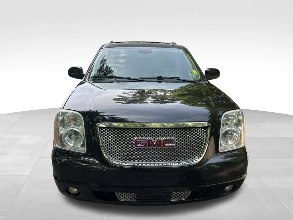 Used 2014 Black GMC Denali image 9