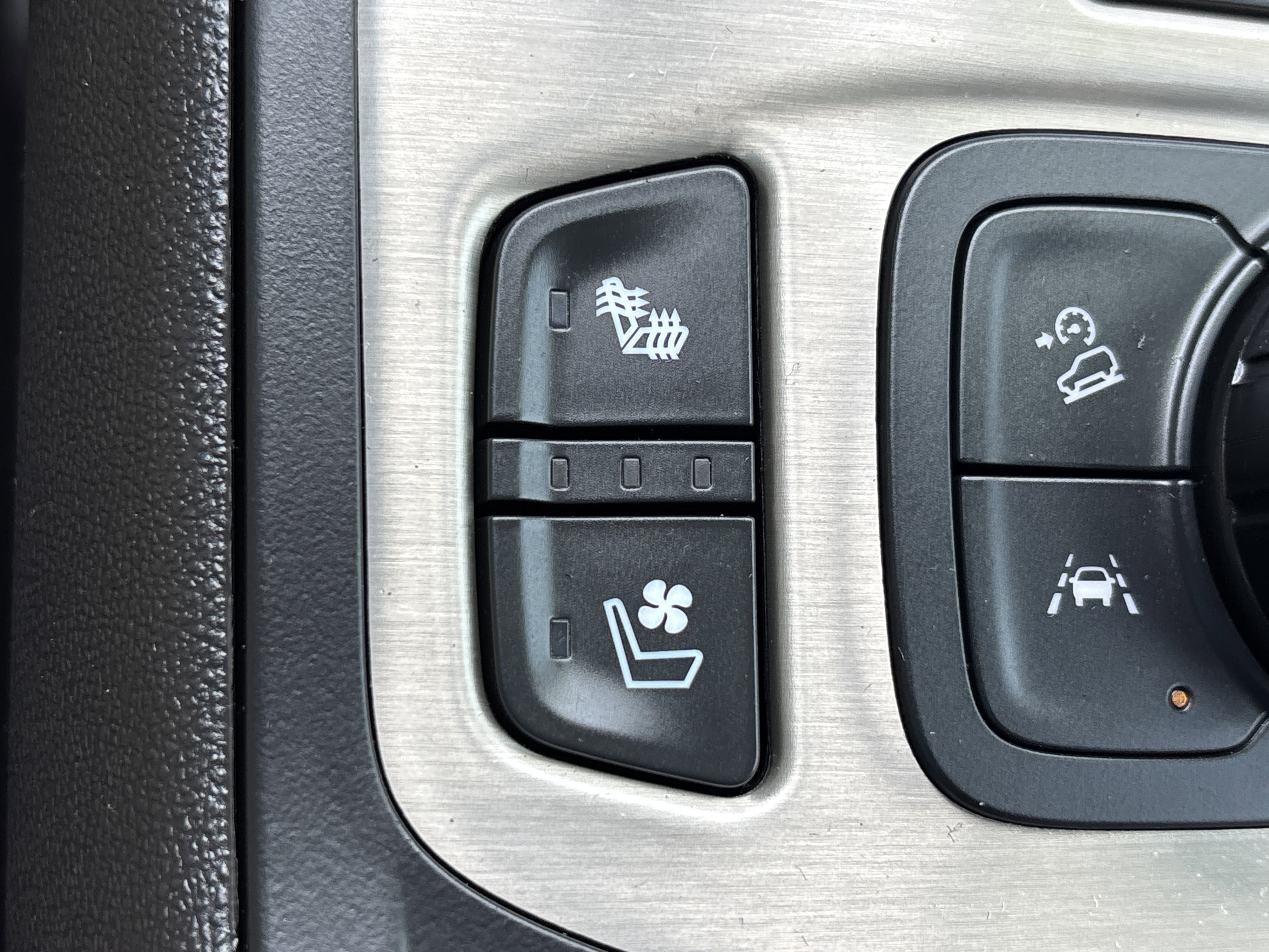 Used 2024 Downpour Metallic GMC Denali image 43