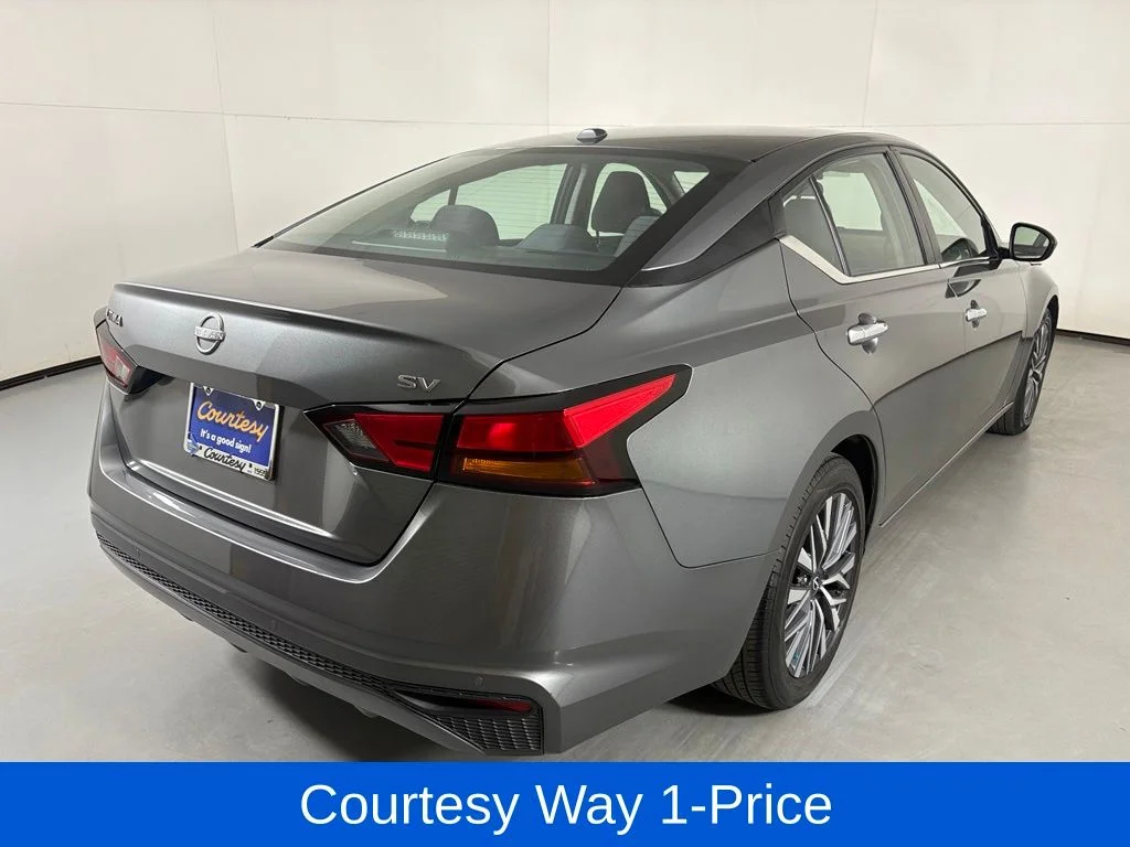 Used 2023 Gray Nissan 2.5 SV image 11