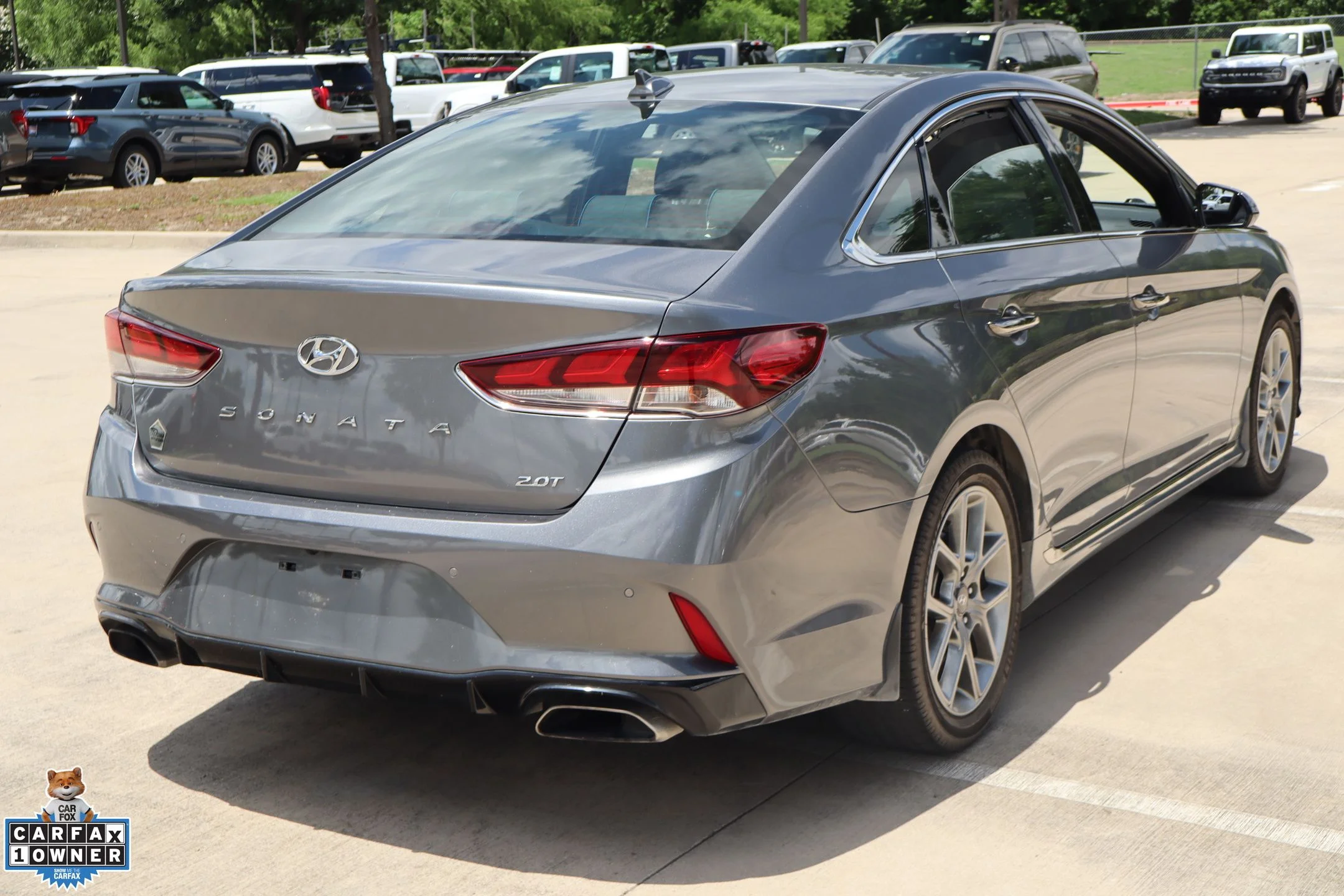 Used 2018 Gray Hyundai Limited image 3