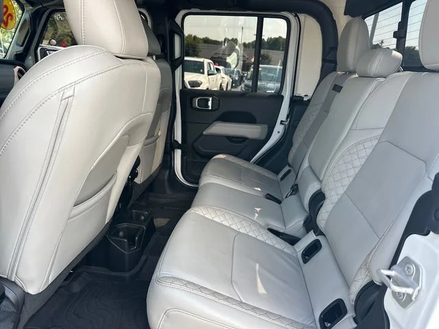 Used 2023 White Jeep High Altitude image 13