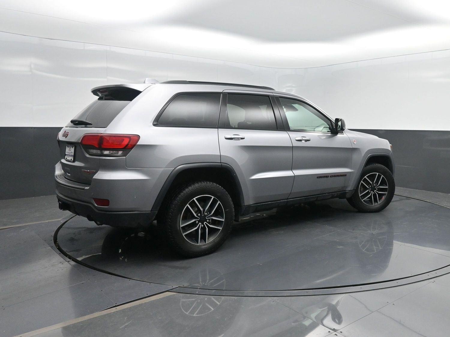 Used 2019 Jeep Grand Cherokee Trailhawk with VIN 1C4RJFLG9KC629600 for sale in Charles City, IA