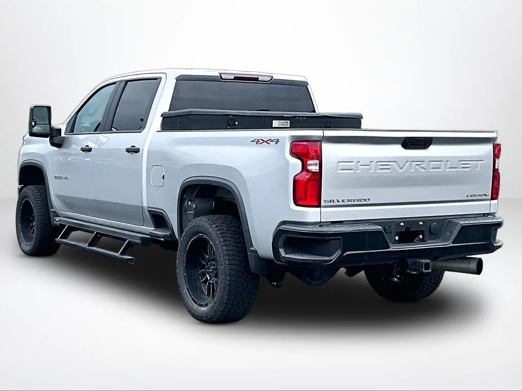 Used 2021 Silver Chevrolet Custom image 12