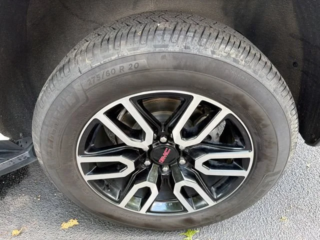 Used 2022 Summit White GMC AT4 image 20