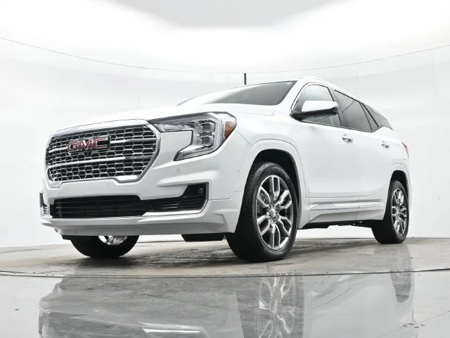 Used 2023 SUMMIT WHITE GMC Denali image 30