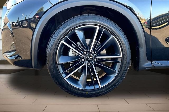 Used 2023 Black INFINITI SENSORY image 9