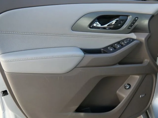2021 Chevrolet Traverse Premier - Photo 12