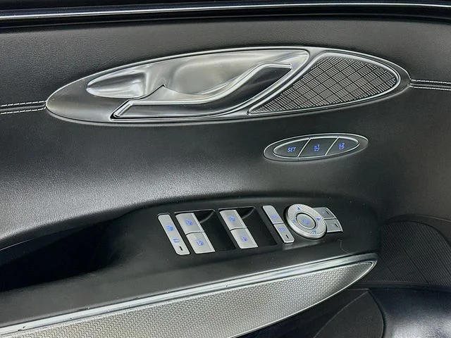 Pre-Owned 2023 Genesis GV70 2.5T