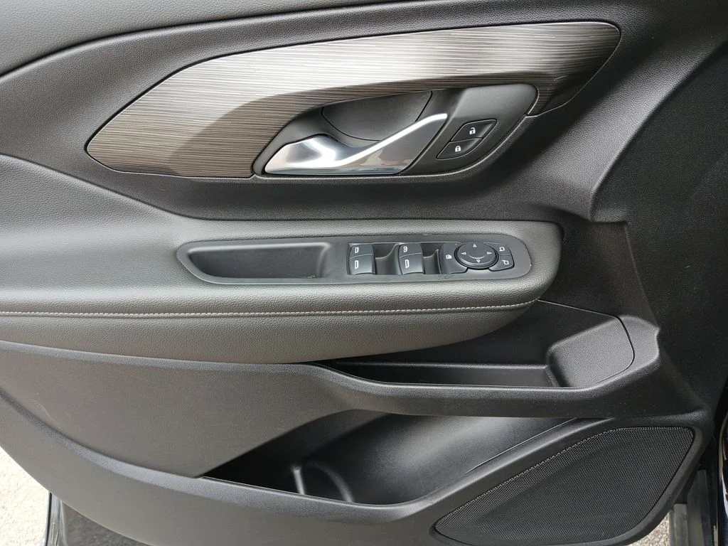 Used 2024 Black GMC SLE image 22