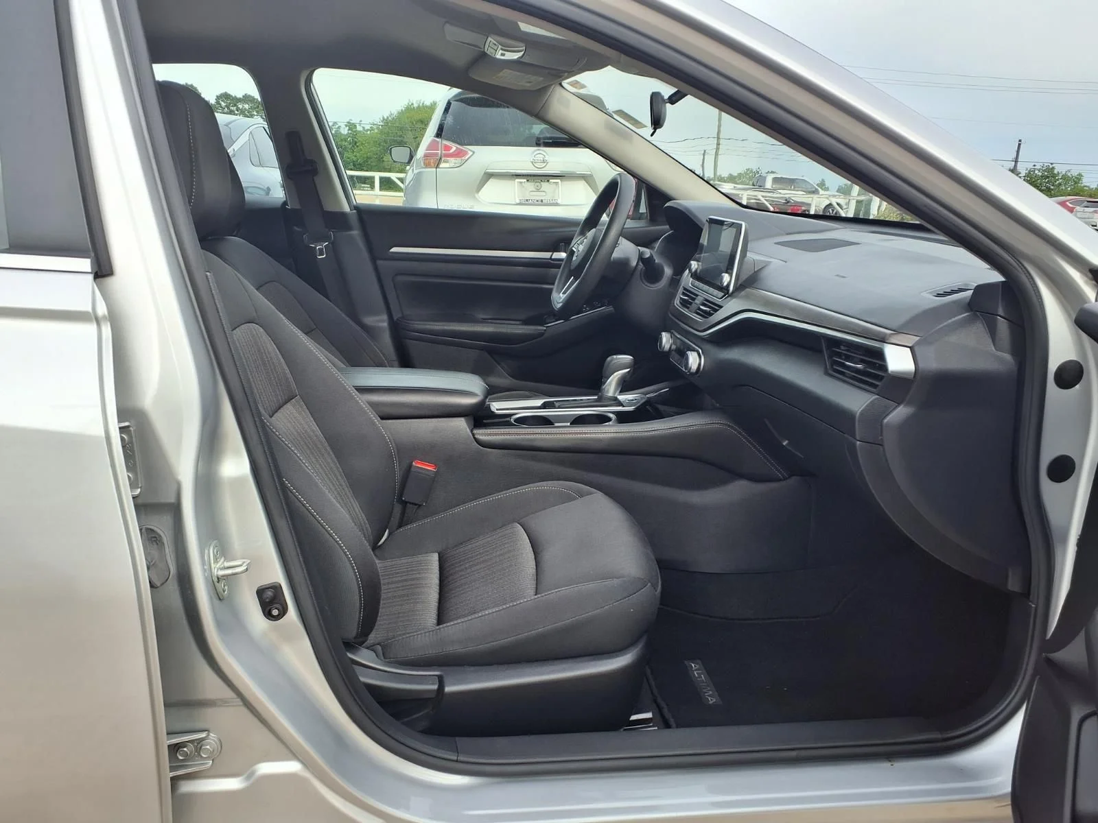 Certified Used 2023 Silver Nissan 2.5 SV image 8