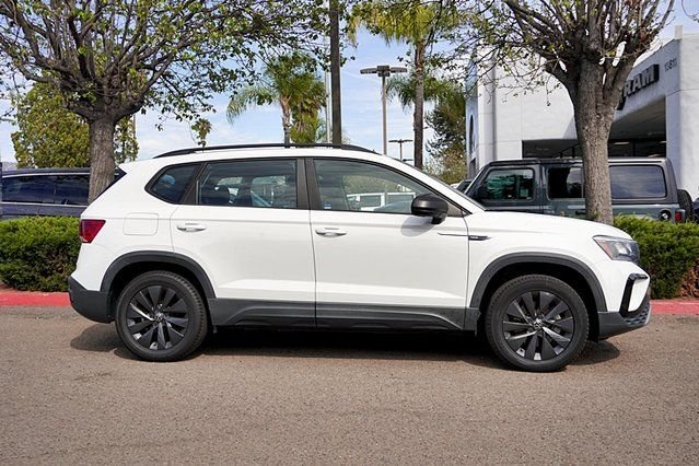 Used 2022 White Volkswagen 1.5T S image 6