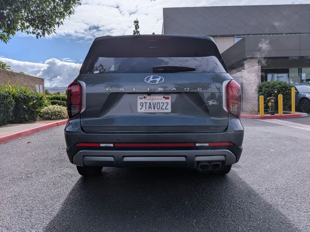 Used 2025 Gray Hyundai SEL image 8
