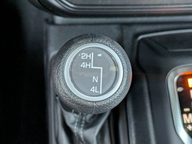 2025 Jeep Wrangler 4-Door Sahara - Photo 32