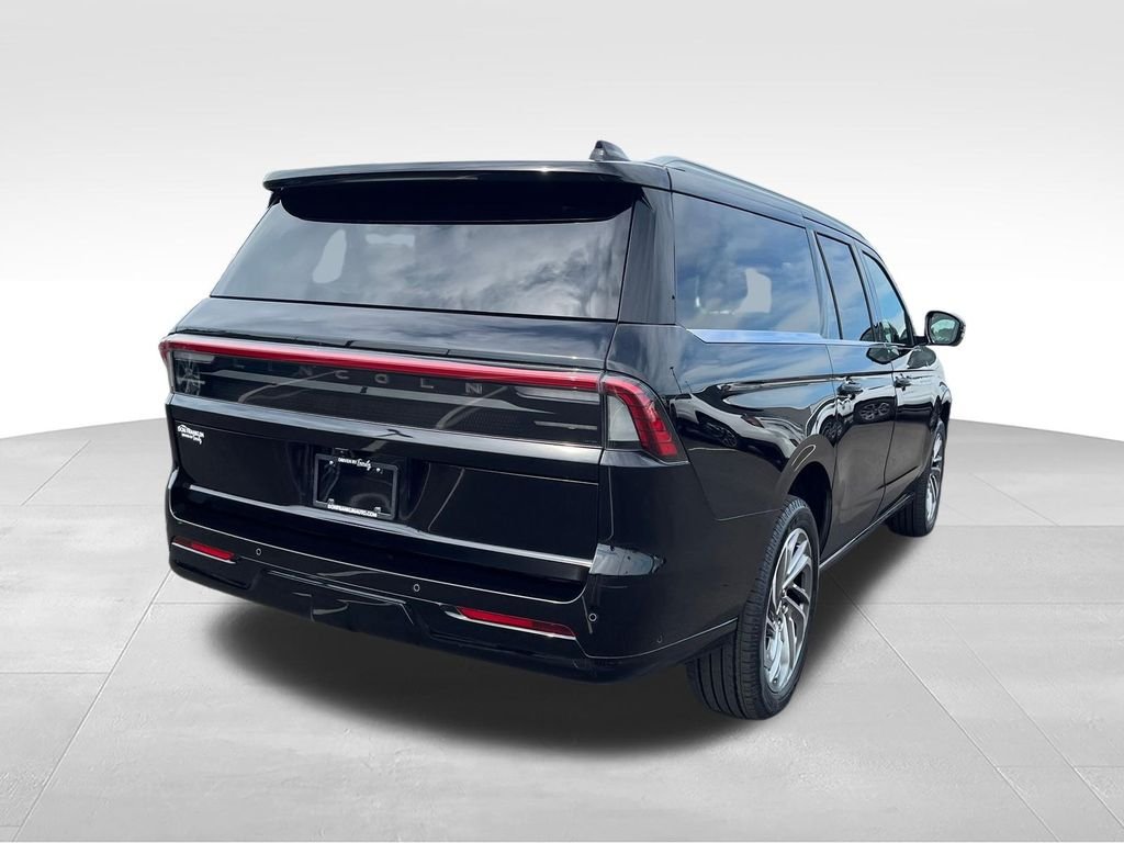 Used 2025 Black Lincoln Reserve image 5