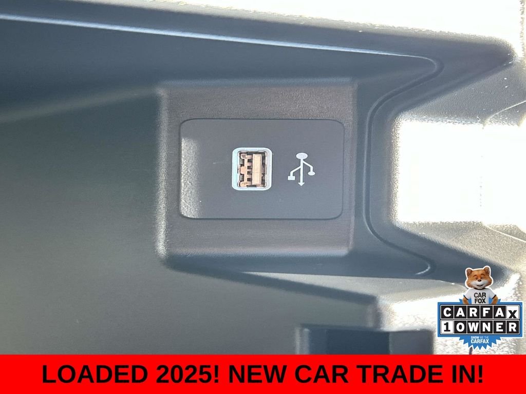 Used 2025  Acura Base image 20